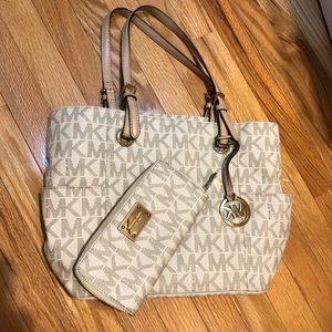 Michael Kors bag and wallet set
